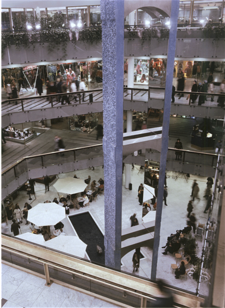 Silver Bridges, 1986, installation, concrete, mirror and stainless steel, height 16 m. Shopping Centre Forum, Helsinki. (disassembled and stored in 2013). Image: Kimmo Kaivanto Foundation archive
