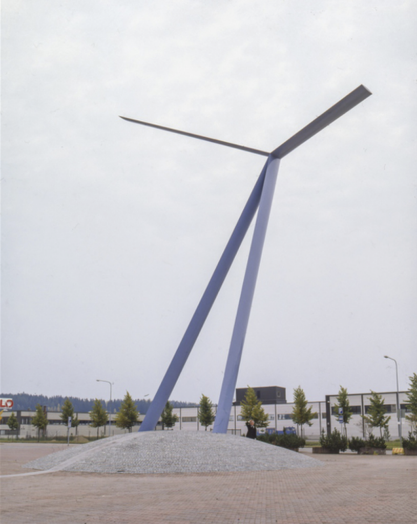 Leonardo, 1999, sculpture, painted carbon fibre, stone-covered calotte, height 20 m, wingspan 16,5 m, calotte diameter 15 m. Härmälä airfield memorial, Tampere. Image: Lasse Koivunen